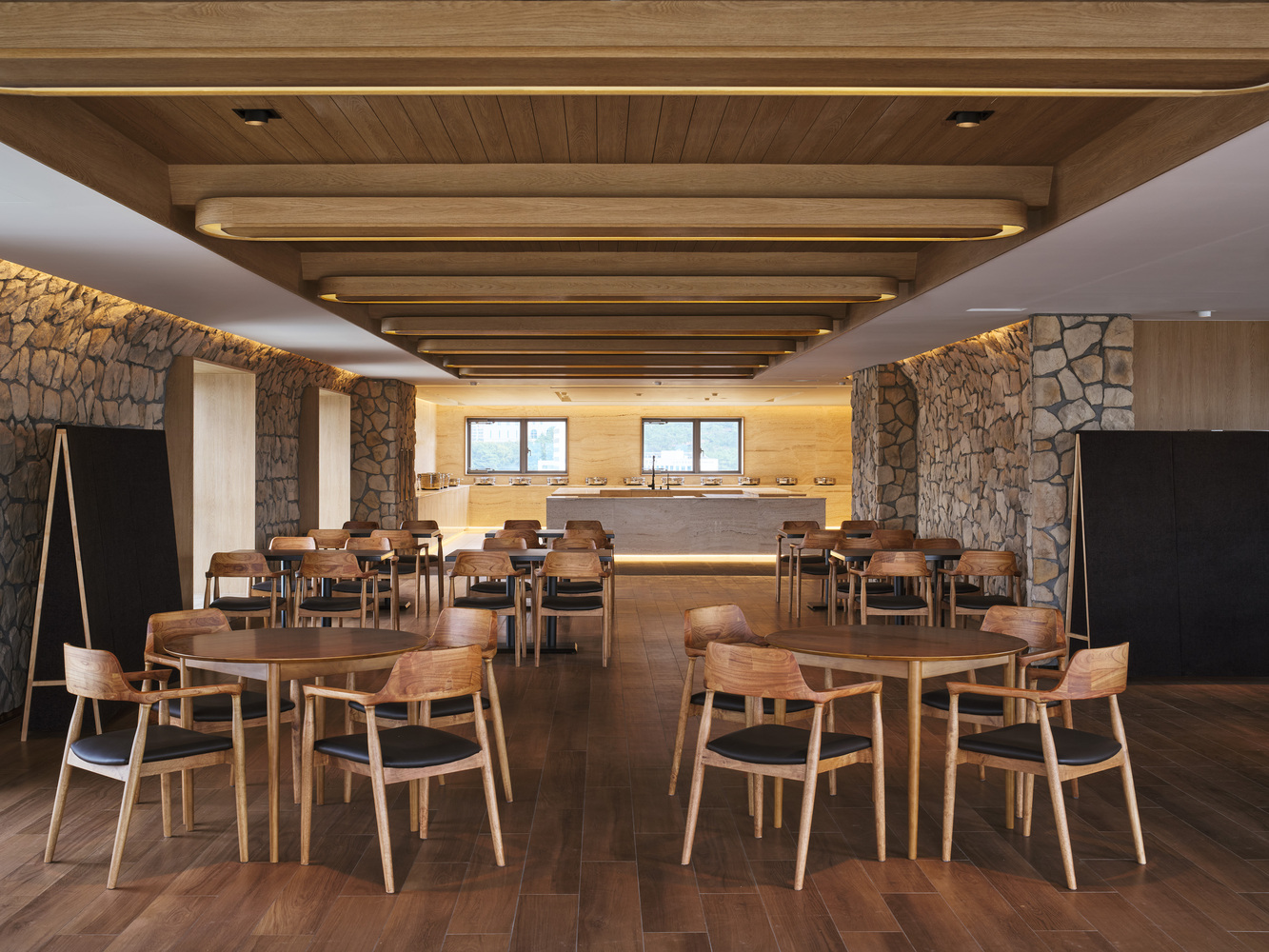 深圳派朗酒店设计浅谈主题酒店餐厅设计